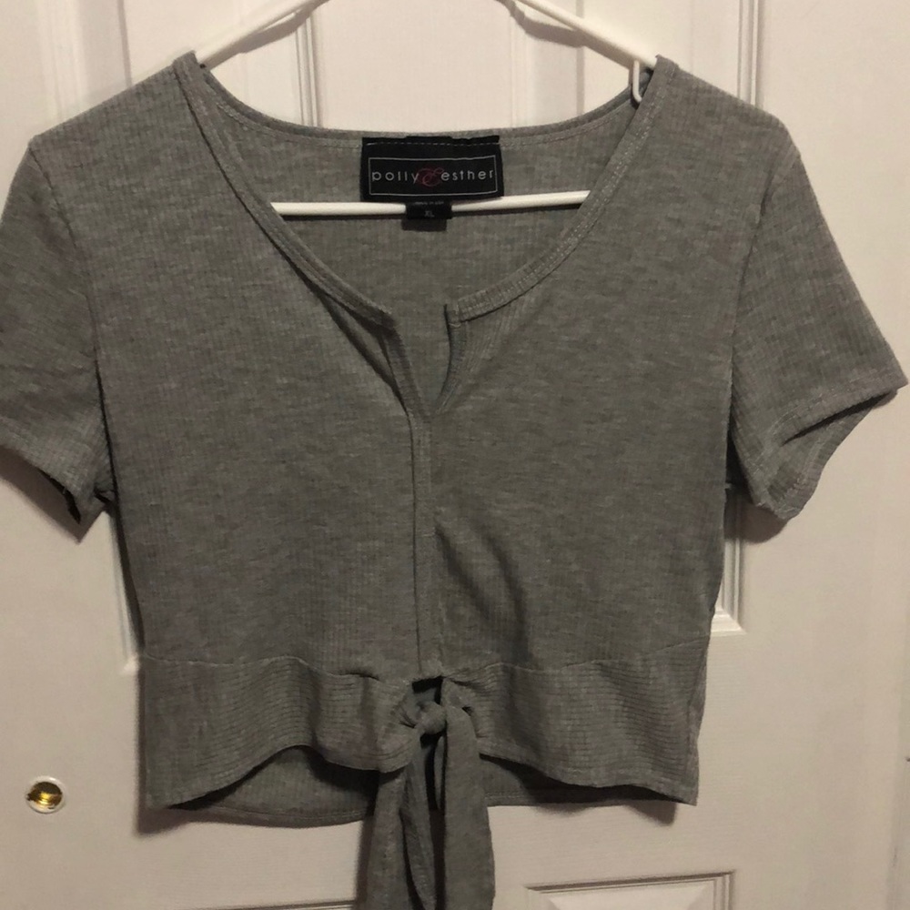 cropped grey short sleeve